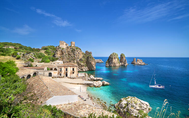 Blick auf Tonnara di Scopello © mradlgruber / Shutterstock.com