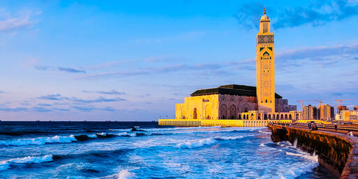 Die berühmte Hassan II Moschee in Casablanca © Karol Kozlowski / Shutterstock.com