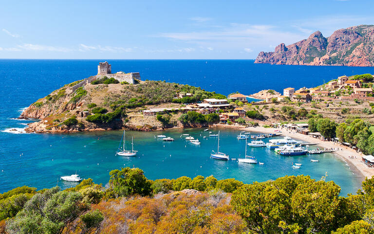 Girolata Bay im Naturreservat Scandola © Oleksiy Drachenko / Shutterstock.com