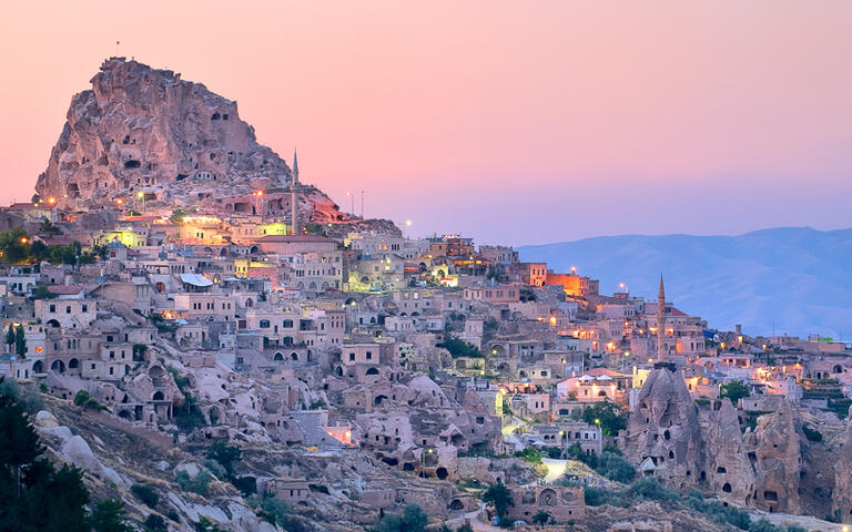 Höhlenstadt Nevsehir © Boris Stroujko / shutterstock.com