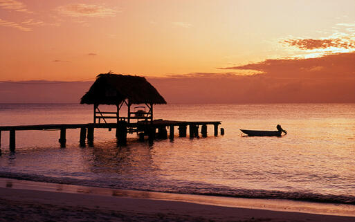 Sonnenuntergang am Pigeon Point, Tobage © Arena Photo UK / Shutterstock.com