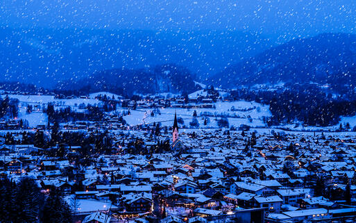 Panoramablick auf die Stadt Oberstdorf im Winter, Allgäu, Deutschland © SP-Photo / shutterstock.com