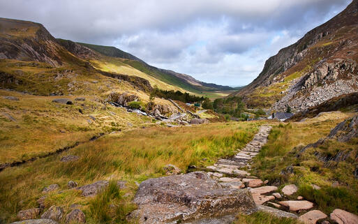 Tal Nant Francon im Snowdonia Nationalpark © Matt Gibson / Shutterstock.com