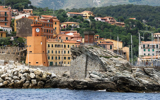 Marina di Campo auf Elba © Angelo Giampiccolo / shutterstock.com