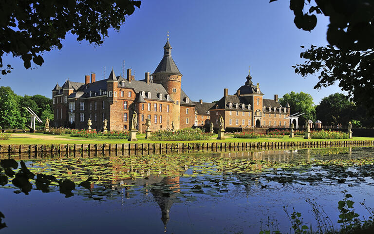 Schloss Anholt © maleevsw / shutterstock.com