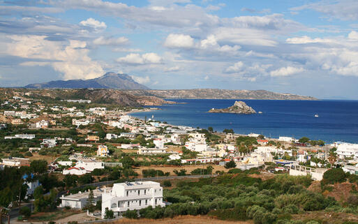 Die Bucht von Kefalos, Blick auf die Insel Kastri © Morozova Oxana  / Shutterstock.com