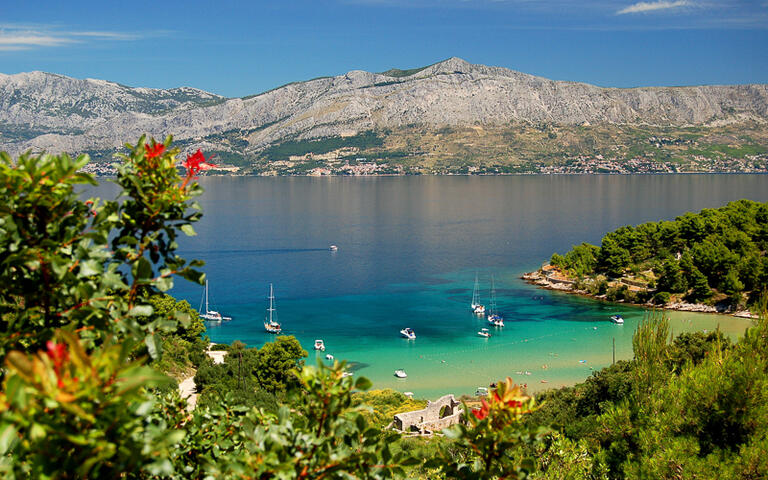 Sandige Bucht in Lovrecina © darios / Shutterstock.com