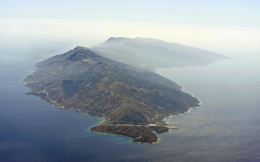 Die Insel Ikaria, mitten im Ikarischen Meer © bluecrayola / Shutterstock.com