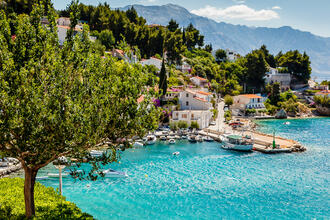 Wunderschöne adriatische Bucht bei Split © anshar / shutterstock.com