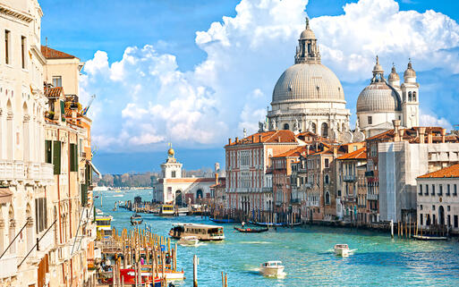 Basilica Santa Maria della Salute und Canal Grande © Luciano Mortula / Shutterstock.com
