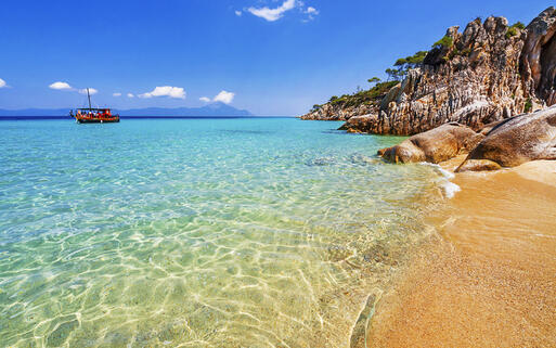 © Mr. Green Paradiesische Bucht mit glasklarem Wasser © Mr. Green