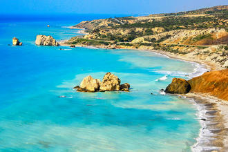 Petra tou Romiou, Aphrodites legendärer Geburtsort in Paphos, Zypern © ruzanna / Shutterstock.com