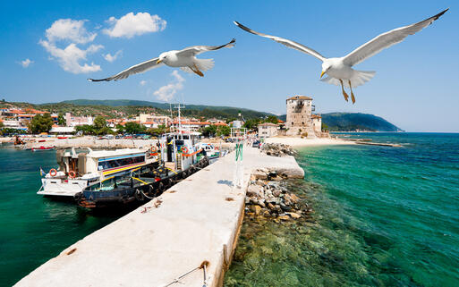 Hafen von Ouranoupolis © anyaivanova / shutterstock.com