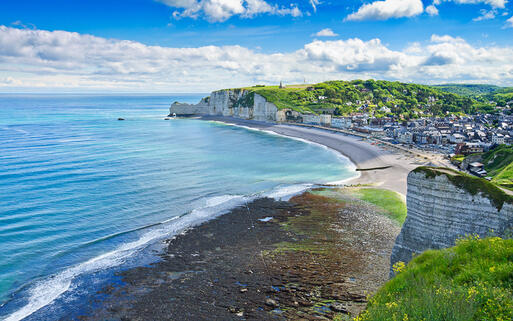Das Dorf Etretat © StevanZZ / shutterstock.com