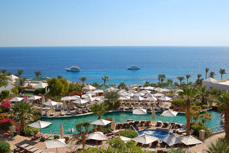 Swimmingpool in einem luxoriöschen Resort in Sharm el Sheikh © slava296 / Shutterstock.com
