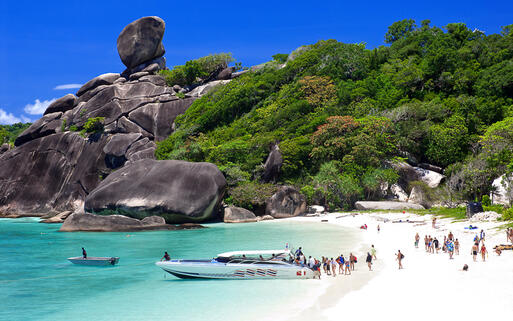 Das Meer rund um die Similan-Inseln  gilt als eines der schönsten Tauchplätze weltweit, Thailand © jeep2499  / Shutterstock.com