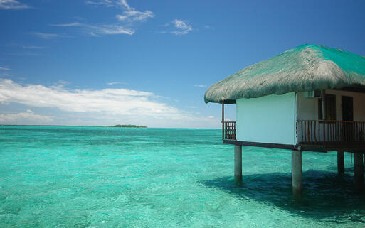 Türkisblaues Meer vor der Küste von Cebu © michael@ngelo  / Shutterstock.com