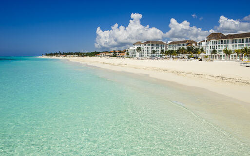 Der beliebte Strand von Playa del Carmen in Cancun, Mexiko © Pablo Rogat/ Shutterstock.com