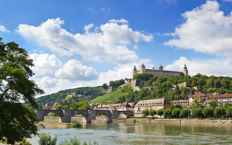 Blick auf Würzburg © Inga Nielsen / shutterstock.com