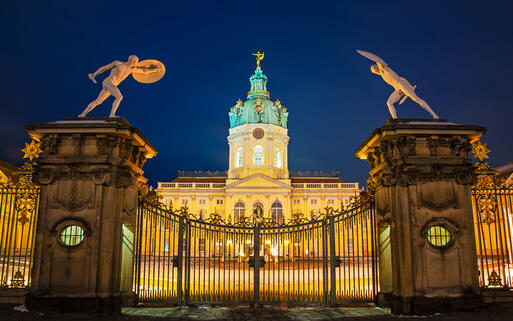 Schloss Charlottenburg in Berlin © badahos / Shutterstock.com