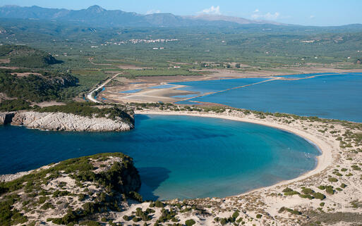 Der feine Sandstrand Voidokilia auf der Peloponnes © stocker1970 / Shutterstock.com