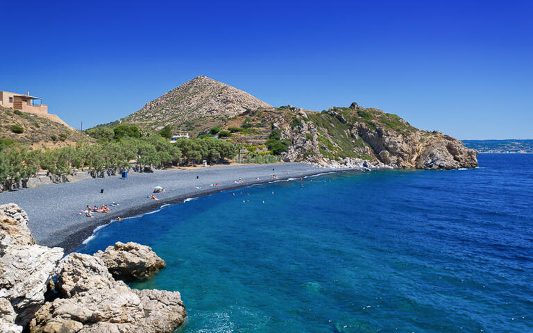 Mavra Volia, ein schwarzer Kieselstrand © Steliost  / Shutterstock.com