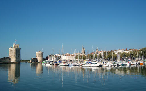 Blick auf die Hafenstadt La Rochelle © mick1980 / Shutterstock.com