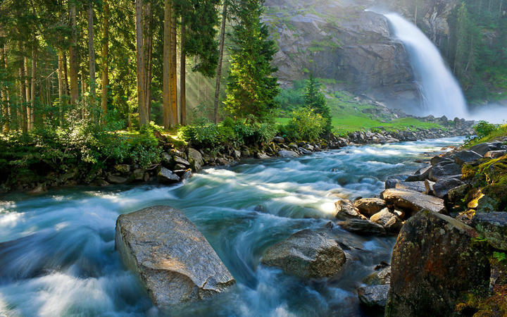 Krimmler Wasserfälle im Nationalpark Hohe Tauern © stjepann / shutterstock.com
