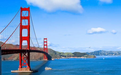 Blick auf die Golden Gate Bridge, das Wahrzeichen San Franciscos © Palette7 / Shutterstock.com