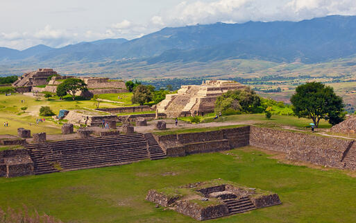 Die Ruinen von Monte Alban in Oaxaca © Vadim Petrakov / Shutterstock.com