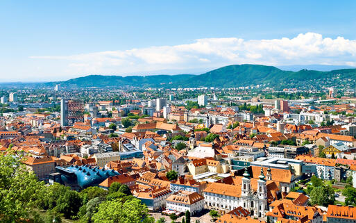 Blick über die roten Dächer von Graz © Gubin Yury / shutterstock.com