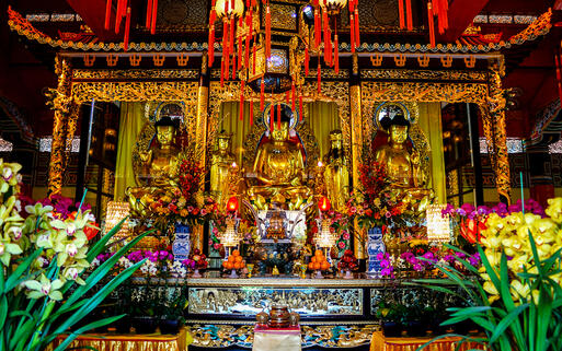 Der buddhistische Tempel  Po Lin in Hongkong © Attila JANDI  / Shutterstock.com