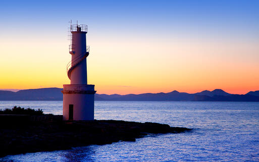 Leuchtturm in La Savina, Formentera © holbox / shutterstock.com