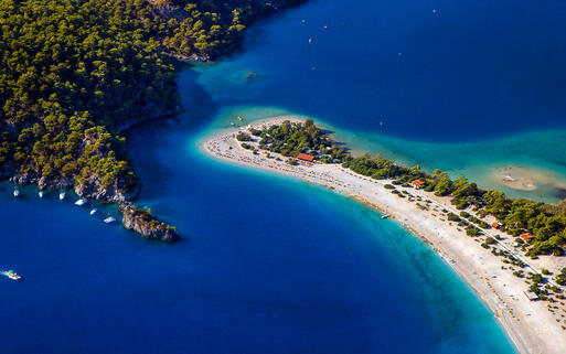 Die Lagune von Ölüdeniz aus der Vogelperspektive © Prometheus72 / Shutterstock.com