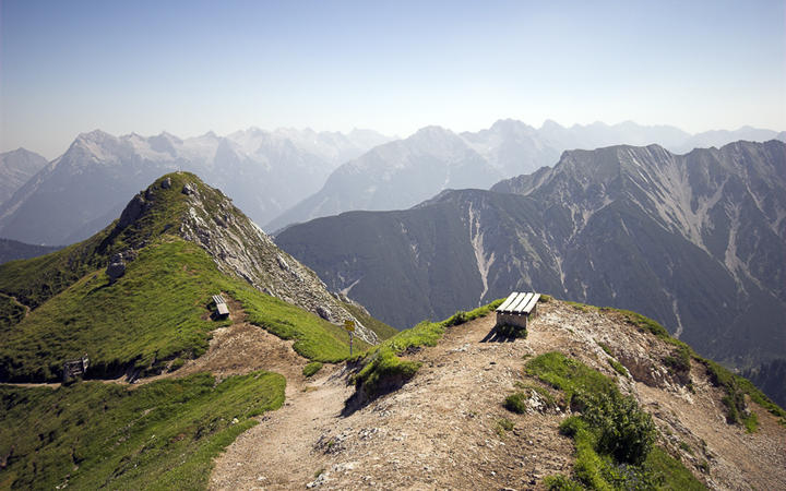 Weiter Blick über die Alpen © Carsten Medom Madsen / shutterstock.com