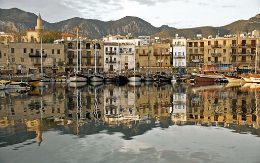 Der Hafen von Girne, Nordzypern © Ludmila Yilmaz / Shutterstock.com