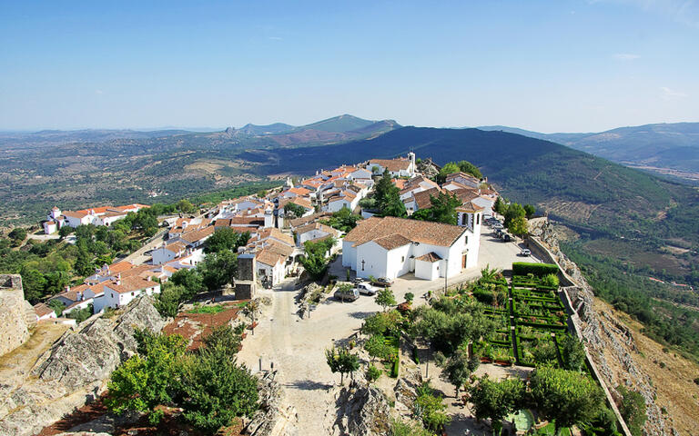 Blick auf die Landschaft von Marvao © inacio pires  / Shutterstock.com