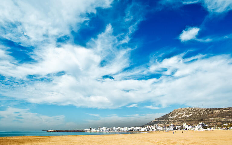 Sandstrand in Agadir, Marokko © Bizroug / shutterstock.com