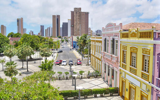 Häuser im Kulturzentrum Dragao do Mar in Fortaleza, Ceara, Brasilien © Vitoriano Junior / Shutterstock.com