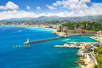 Küste von Nizza © LiliGraphie / Shutterstock.com