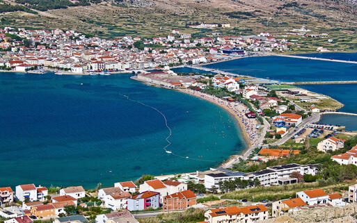 Blick auf die Insel Pag © xbrchx / Shutterstock.com