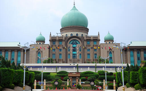 Parlament von Putrajaya © littlewormy  / Shutterstock.com