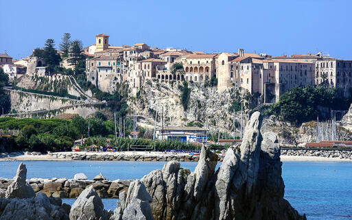 Blick auf die Altstadt von Tropea, Kalabrien, Italien © Samot / Shutterstock.com