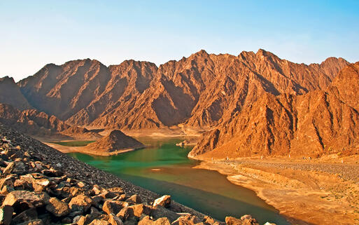 Das Hatta Gebirge liegt an der Grenze zwischen Oman und Dubai © hainaultphoto / Shutterstock.com