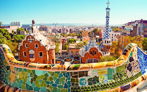 Parc Guell in Barcelona gestaltet von Antoni Gudi © r.nagy / Shutterstock.com