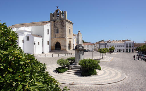 Altstadt von Faro, der südlichsten Stadt Portugals © Filipe B. Varela / Shutterstock.com