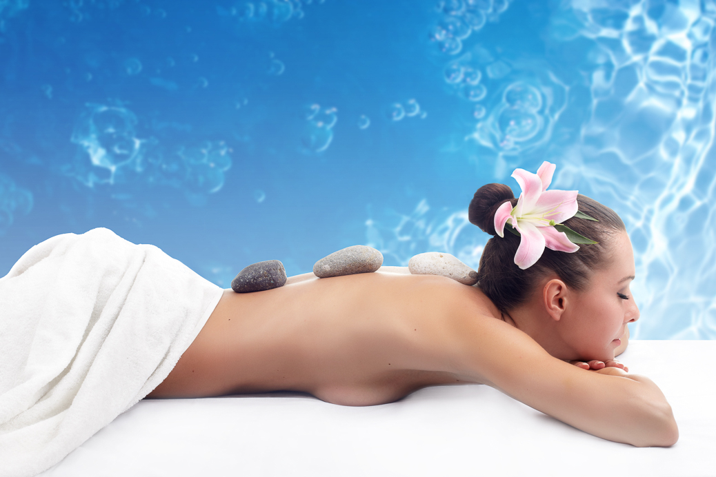 Pure Entspannung bei der Spa Behandlung am Meer Pure Entspannung bei der Spa Behandlung am Meer © Ivory27 / Shutterstock.com