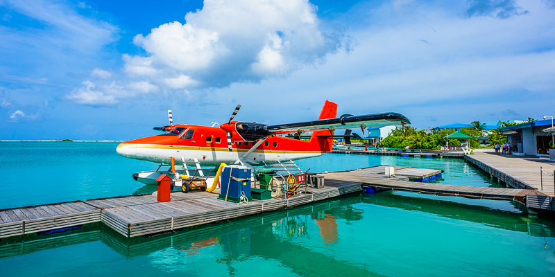 Die besten Ausblicke auf die Malediven hat man vom Wasserflugzeug aus &copy; elvistudio / Shutterstock.com